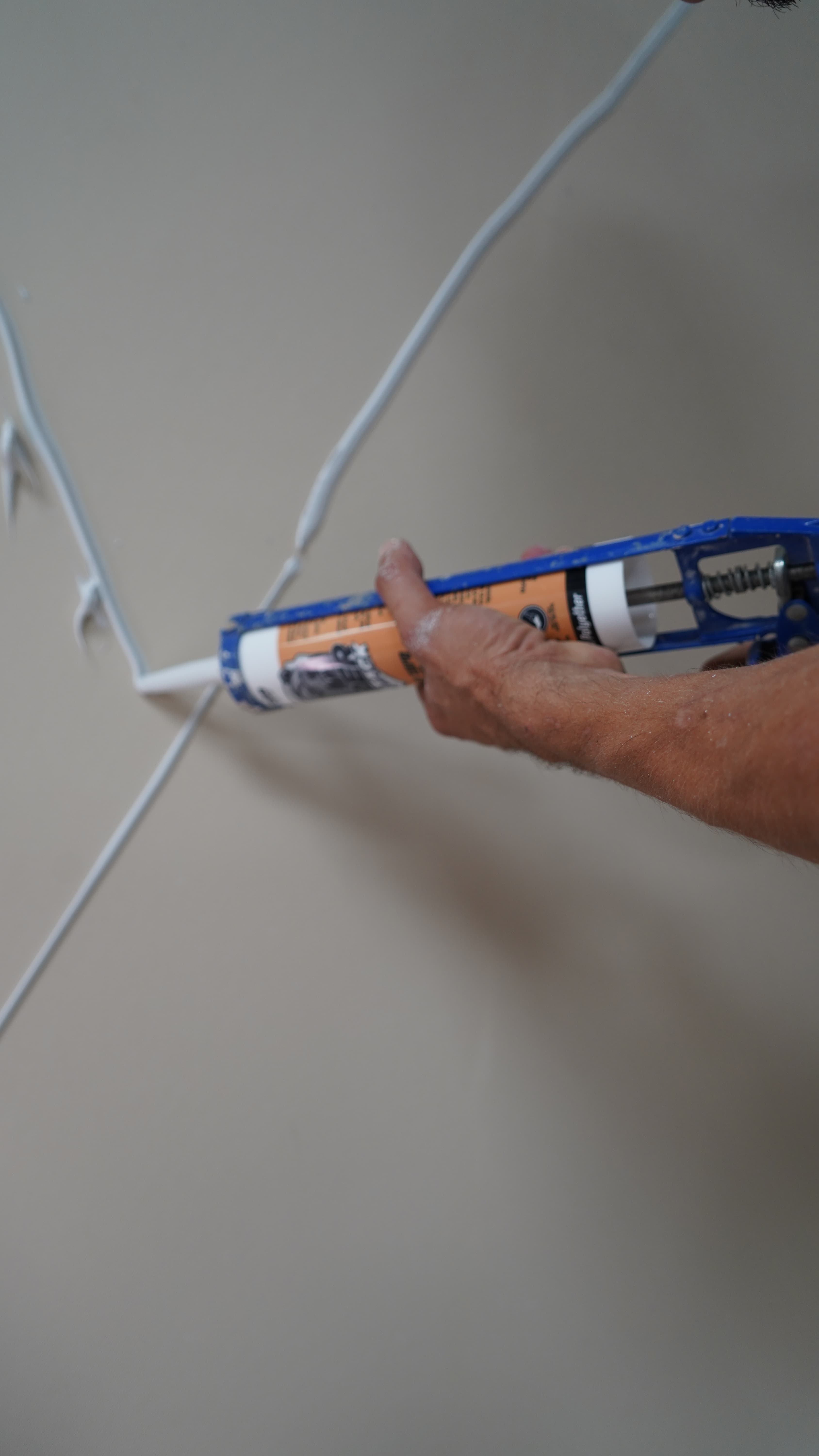 In Use - Precise bead application and bonding